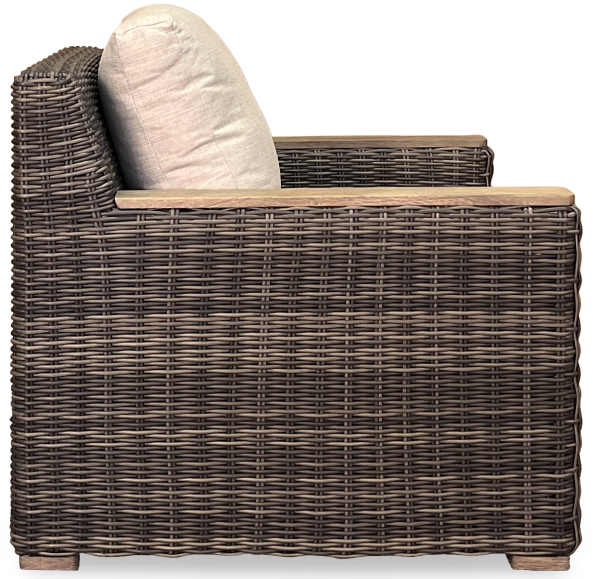 SUMMIT LOUNGE CHAIR