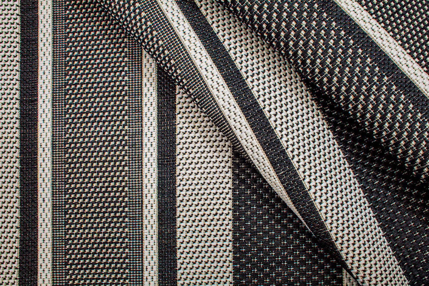 SOHO TEXTURED STRIPE BLACK 5' x 7' RUG
