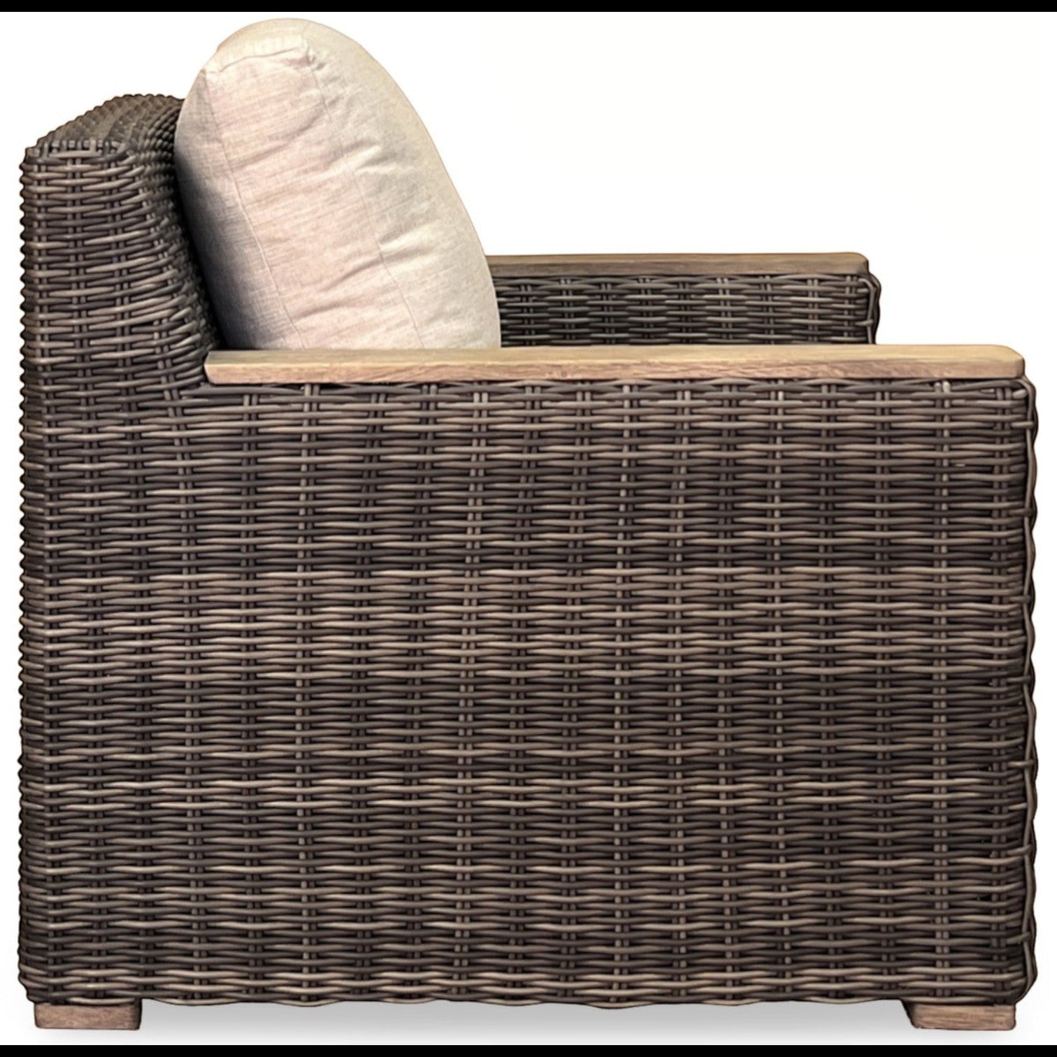 SUMMIT LOUNGE CHAIR